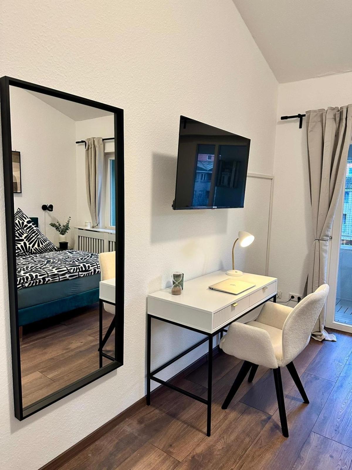 Naehe Kit Mit Parkplatz Und Smart Tv Apartment Karlsruhe Bagian luar foto